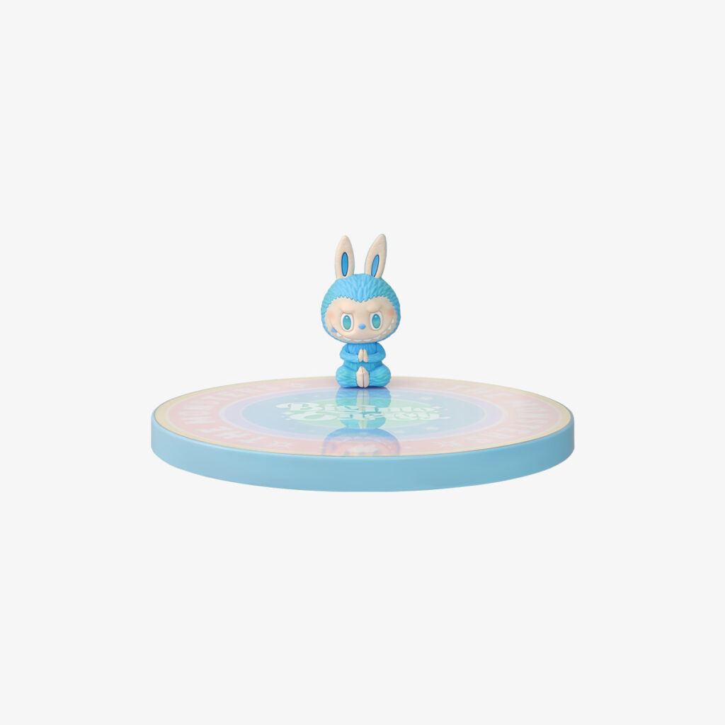 big into energy labubu monters wireless cherger by pop mart